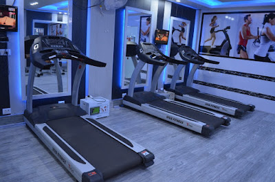 Public F2F listing photo showing treadmills and cardio equipment